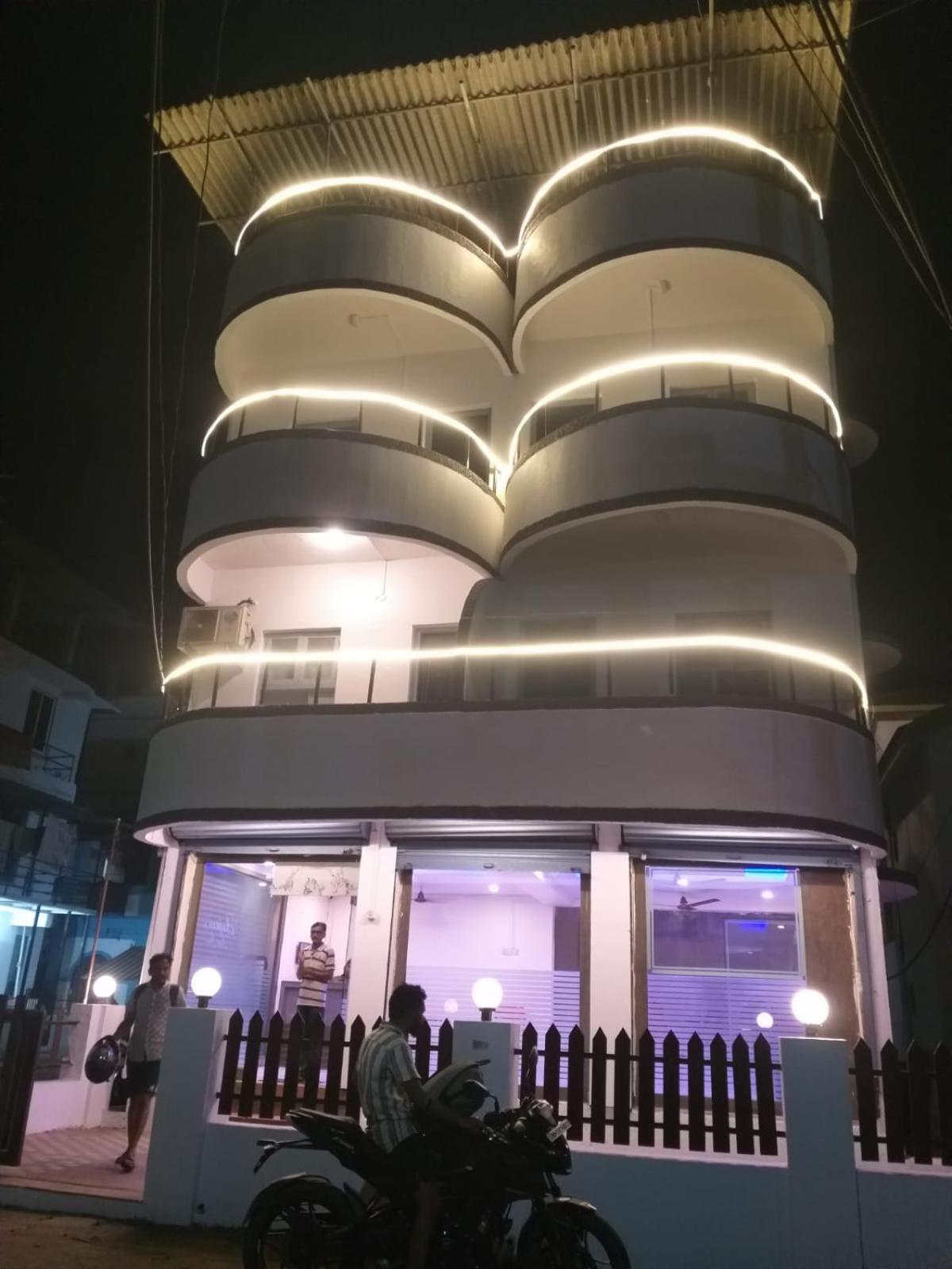 Ocean Front Hotel Murud  Bagian luar foto