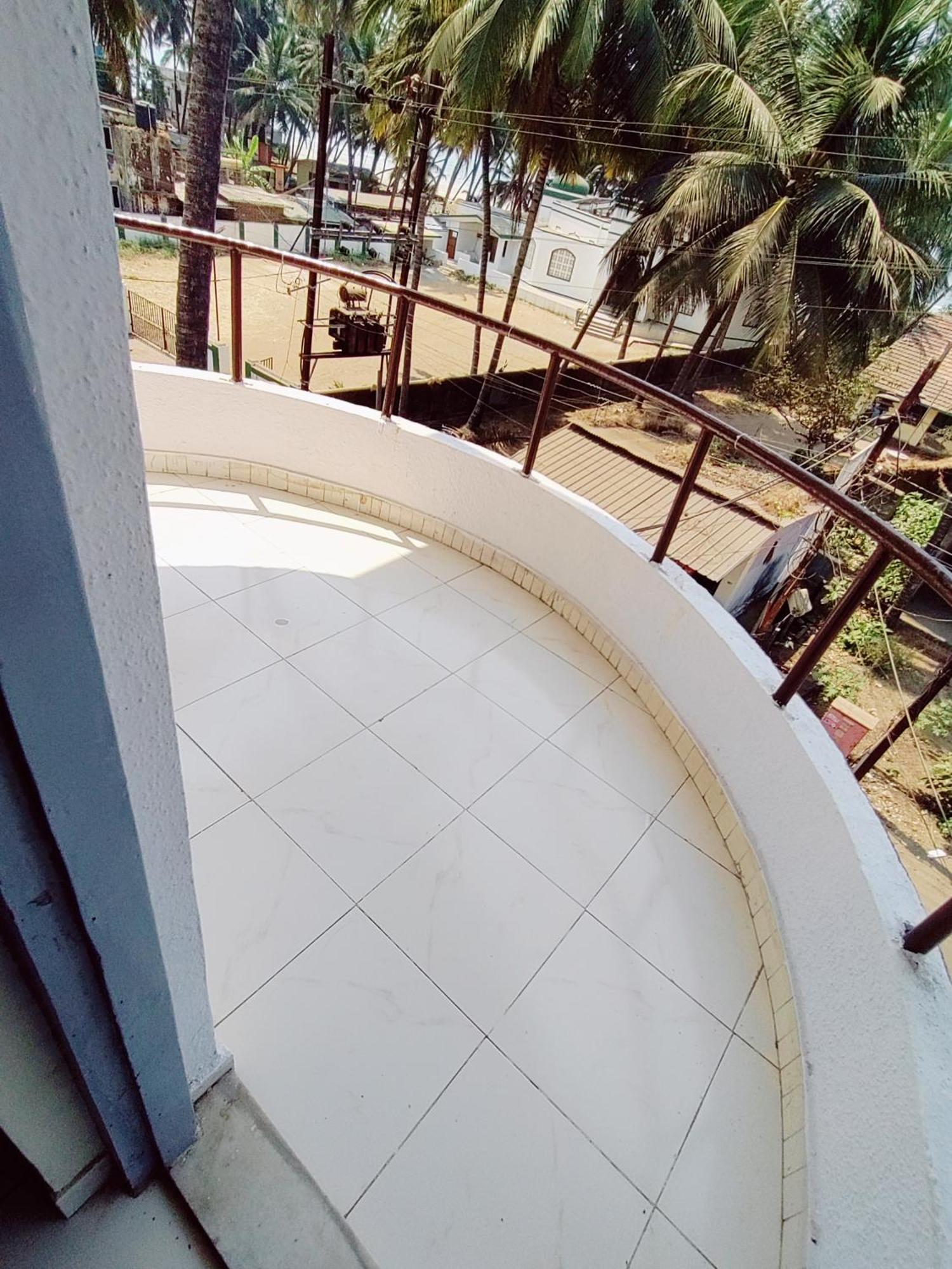 Ocean Front Hotel Murud  Bagian luar foto